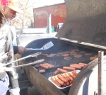 607
